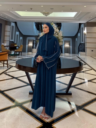 JULİA ABAYA