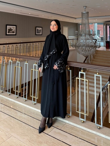 LAURA ABAYA